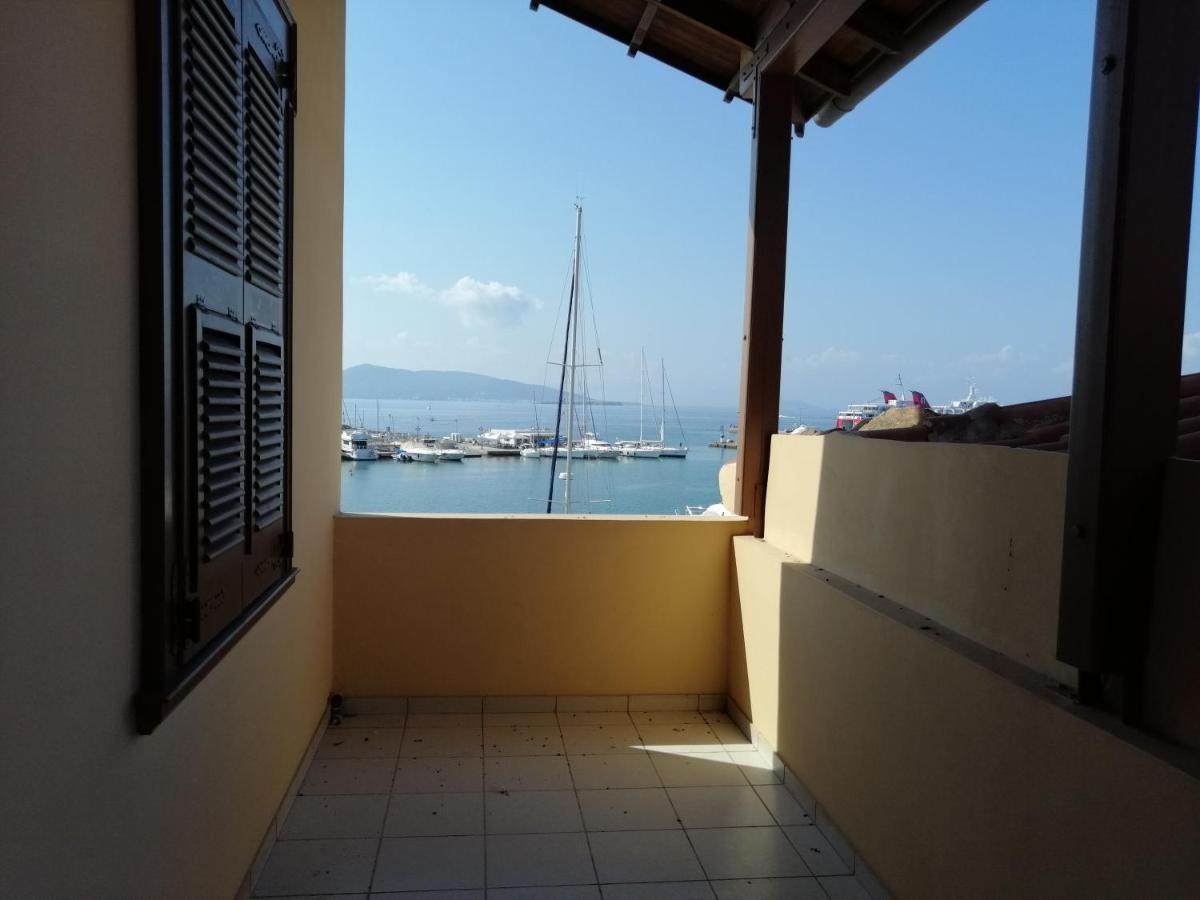 Aegina Port Apt 2-Διαμέρισμα Στο Λιμάνι Της Αίγινας 2 Esterno foto