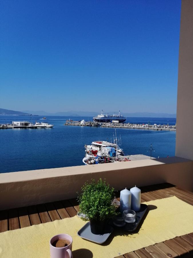 Aegina Port Apt 2-Διαμέρισμα Στο Λιμάνι Της Αίγινας 2 Esterno foto