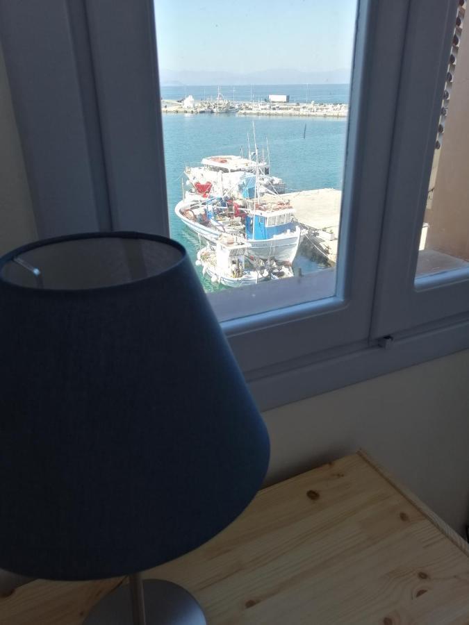 Aegina Port Apt 2-Διαμέρισμα Στο Λιμάνι Της Αίγινας 2 Esterno foto