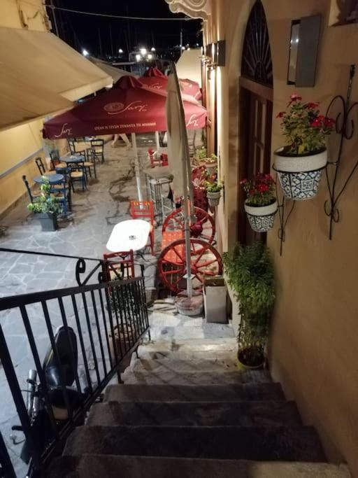 Aegina Port Apt 2-Διαμέρισμα Στο Λιμάνι Της Αίγινας 2 Esterno foto