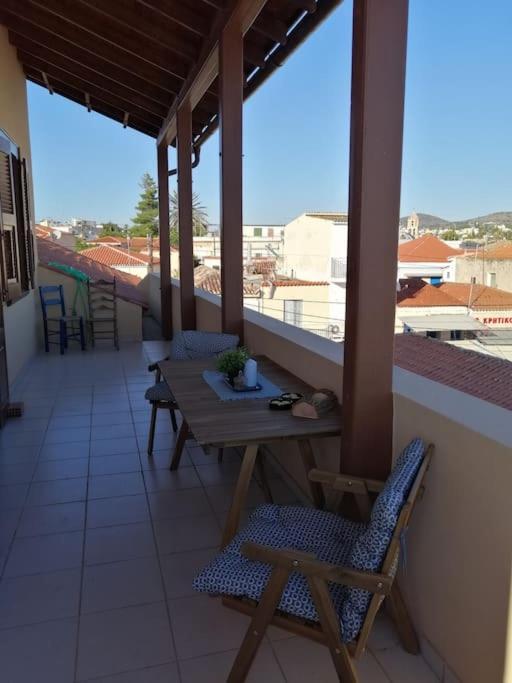 Aegina Port Apt 2-Διαμέρισμα Στο Λιμάνι Της Αίγινας 2 Esterno foto