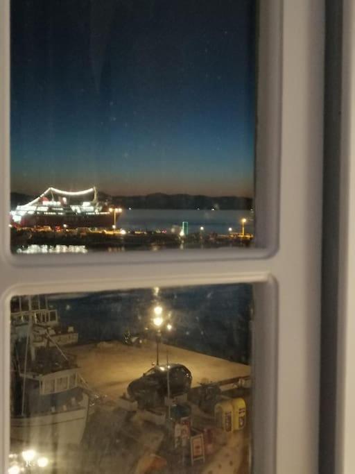 Aegina Port Apt 2-Διαμέρισμα Στο Λιμάνι Της Αίγινας 2 Esterno foto