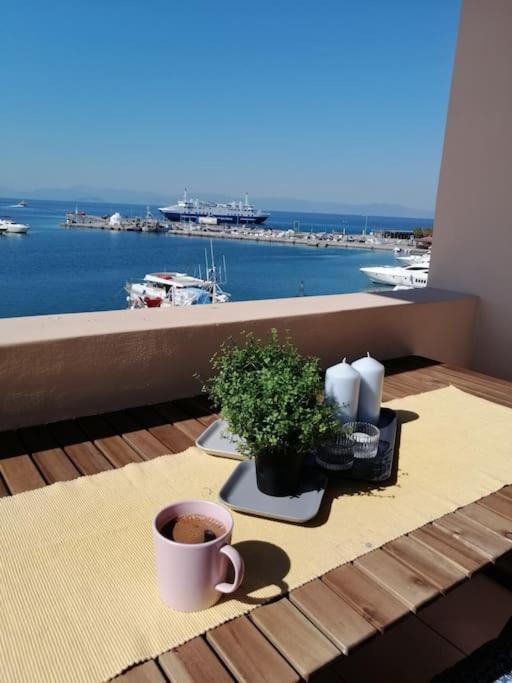 Aegina Port Apt 2-Διαμέρισμα Στο Λιμάνι Της Αίγινας 2 Esterno foto